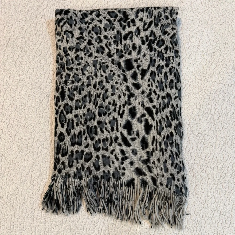 RIKKA Leopard Print‎ Fringe Scarf – Gray & Black – 72” x 25”